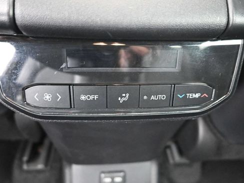 Used 2025 Toyota Highlander XSE AWD/4WD image 15