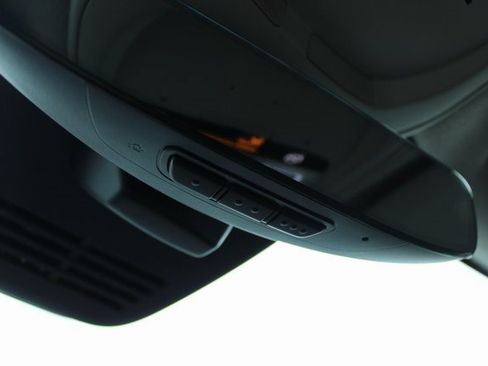 Used 2025 Volvo XC40 B5 Plus image 30