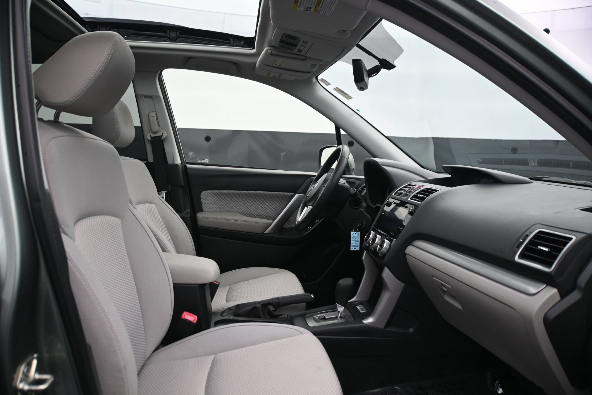 Used 2017 Subaru Forester 2.5i Premium w/ Popular Package #2A AWD/4WD image 13