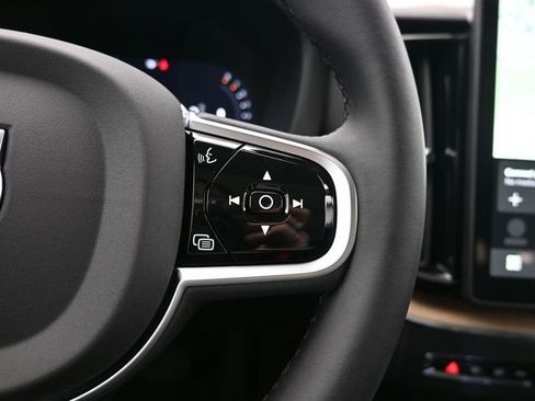 New 2026 Volvo XC60 B5 Core w/ Climate Package image 24