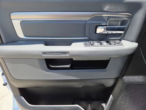 Used 2018 RAM 1500 SLT AWD/4WD image 28