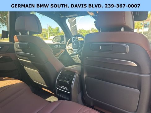 Used 2025 BMW X7 M60i image 28
