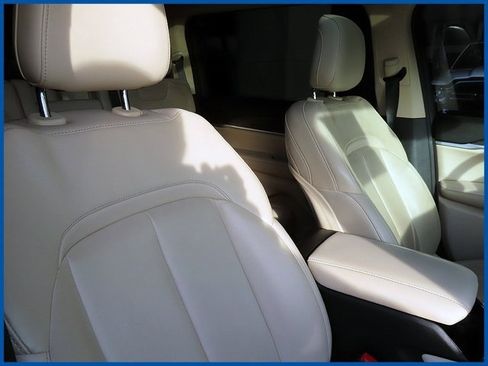 Certified 2021 Jeep Grand Cherokee L Limited w/ Trailer Tow Group (B) image 8