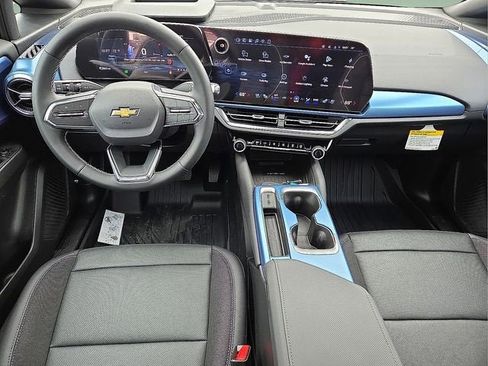 New 2026 Chevrolet Equinox EV LT w/ Convenience Package II AWD/4WD image 10