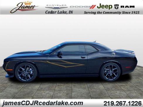 Used 2022 Dodge Challenger R/T w/ Blacktop Package image 2