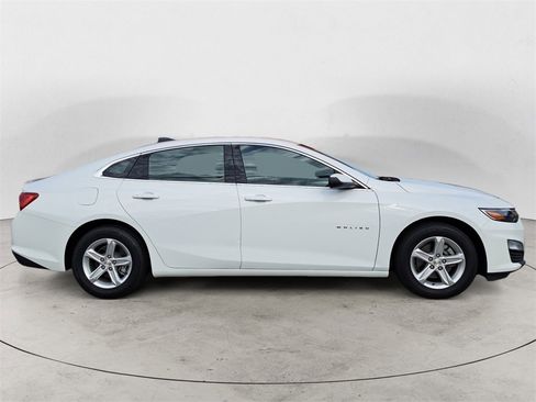 Used 2023 Chevrolet Malibu LS w/ Driver Confidence Package image 2