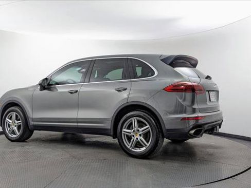 Used 2016 Porsche Cayenne AWD/4WD image 6