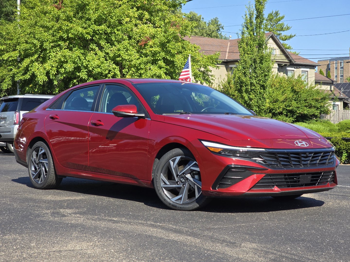 Used 2024 Hyundai Elantra Limited FWD image 2