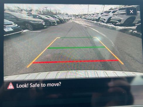 Certified 2022 Volkswagen Tiguan SEL R-Line image 24