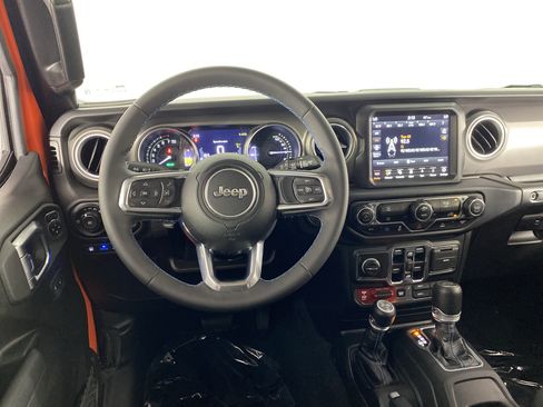 Used 2023 Jeep Wrangler Unlimited Rubicon 4xe AWD/4WD image 20