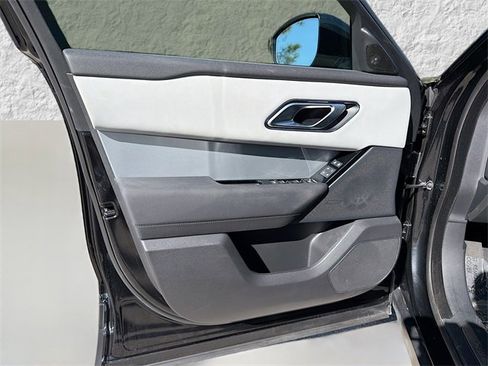 Used 2025 Land Rover Range Rover Velar S image 22