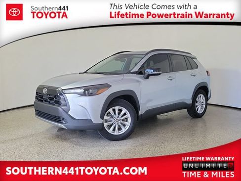 Used 2026 Toyota Corolla Cross LE w/ Moonroof Package FWD image 1