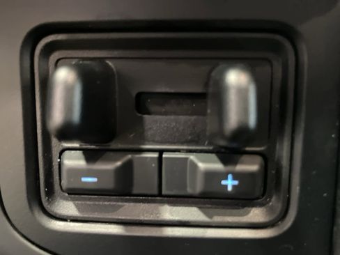 Used 2024 Ford Expedition Platinum image 24