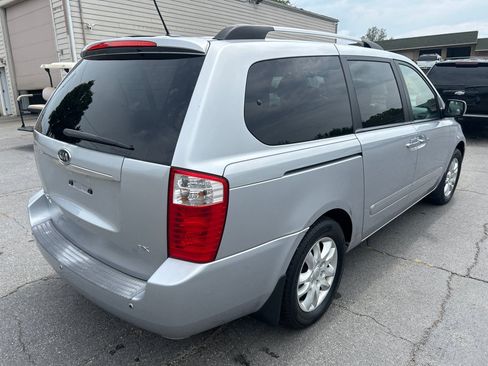 Used 2010 Kia Sedona EX w/ Luxury Pkg FWD image 6