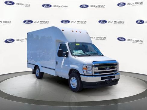 New 2027 Ford E-350 and Econoline 350 Super Duty w/ Power Equipment Group RWD image 7
