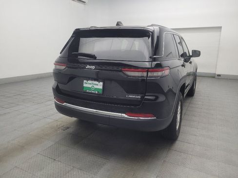 Used 2023 Jeep Grand Cherokee Laredo RWD image 9