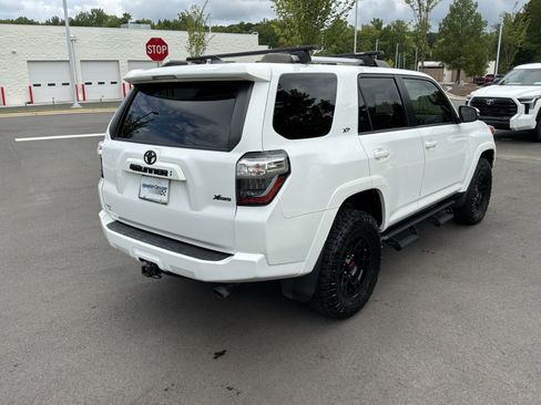 Used 2022 Toyota 4Runner SR5 Premium AWD/4WD image 10