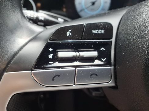 Used 2023 Hyundai Elantra Limited FWD image 19
