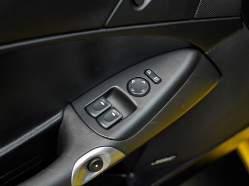 Used 2006 Chevrolet Corvette Coupe w/ Preferred Equipment Group image 36