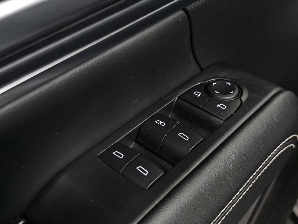 Used 2025 GMC Terrain Elevation AWD/4WD image 27