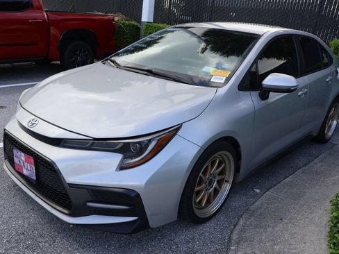 Used 2021 Toyota Corolla SE w/ Carpet Mat Package (TMS) FWD image 2