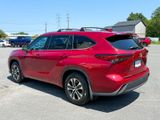 Used 2021 Toyota Highlander XLE image 2