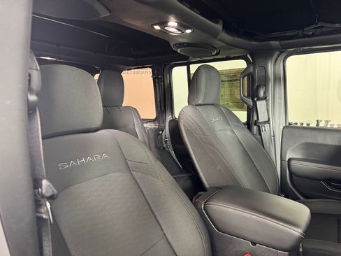 Used 2021 Jeep Wrangler Unlimited Sahara AWD/4WD image 43