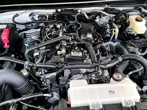 Used 2025 Toyota Tacoma SR image 32