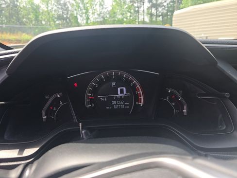 Used 2018 Honda Civic Sport image 8