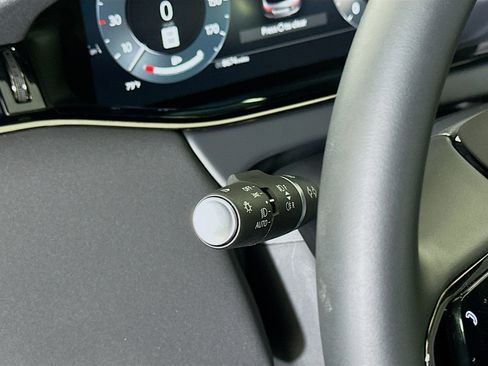 Used 2025 Land Rover Range Rover Evoque S image 17