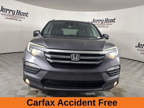 Used 2017 Honda Pilot Touring image 4