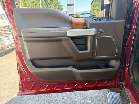 Used 2018 Ford F150 King Ranch w/ Equipment Group 601A Luxury AWD/4WD image 14