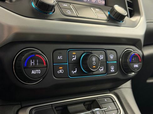 Used 2022 GMC Acadia SLT w/ Elevation Edition image 21