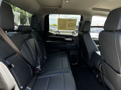 Used 2025 GMC Sierra 1500 SLT RWD image 30