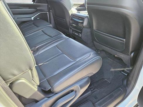 Used 2024 Jeep Wagoneer Series II w/ Flexible Seating Group image 19