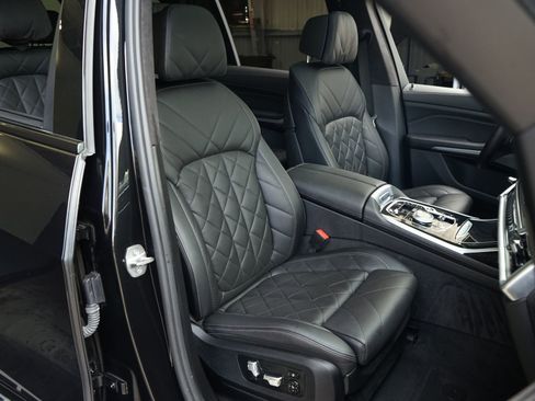 Used 2024 BMW X7 xDrive40i w/ Executive Package image 10