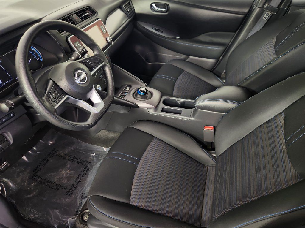 Used 2025 Nissan Leaf S FWD image 12