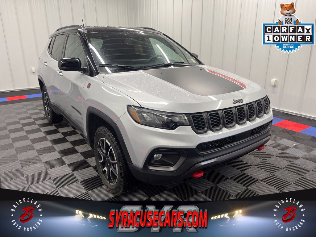 Used 2026 Jeep Compass Trailhawk AWD/4WD image 1