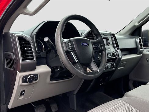 Used 2018 Ford F150 XLT RWD image 9