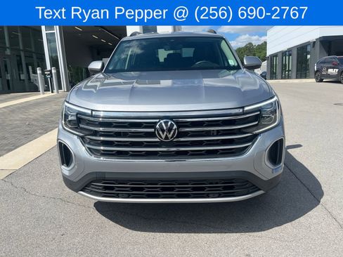 Used 2026 Volkswagen Atlas SE w/ Black Wheel Package FWD image 2