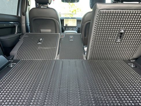 New 2026 Land Rover Defender 110 X-Dynamic SE AWD/4WD image 27