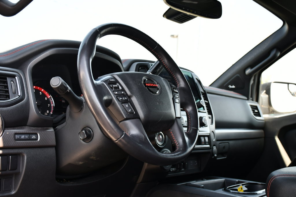 Used 2021 Nissan Titan PRO-4X w/ Pro-4x Convenience Package AWD/4WD image 12