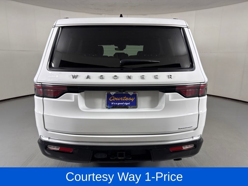 Used 2024 Jeep Wagoneer Series II w/ Flexible Seating Group RWD image 9
