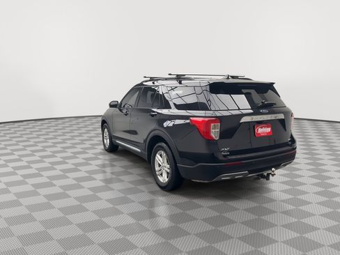 Used 2020 Ford Explorer XLT w/ Equipment Group 202A AWD/4WD image 38