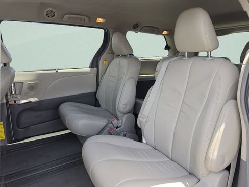 Used 2011 Toyota Sienna XLE w/ XLE Navigation Pkg FWD image 29