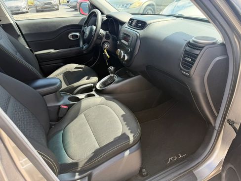 Used 2015 Kia Soul + FWD image 10