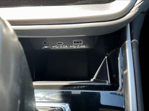 Used 2025 Subaru Outback Premium AWD/4WD image 16