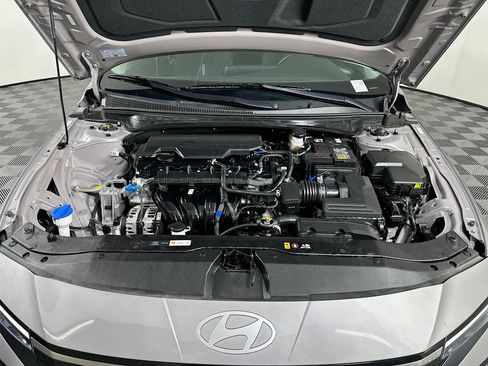 Used 2025 Hyundai Elantra SEL FWD image 35