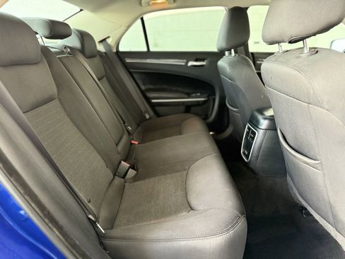 Used 2020 Chrysler 300 Touring w/ Sport Appearance Package image 39