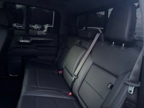 Used 2022 GMC Sierra 1500 SLT w/ SLT Premium Plus Package AWD/4WD image 8